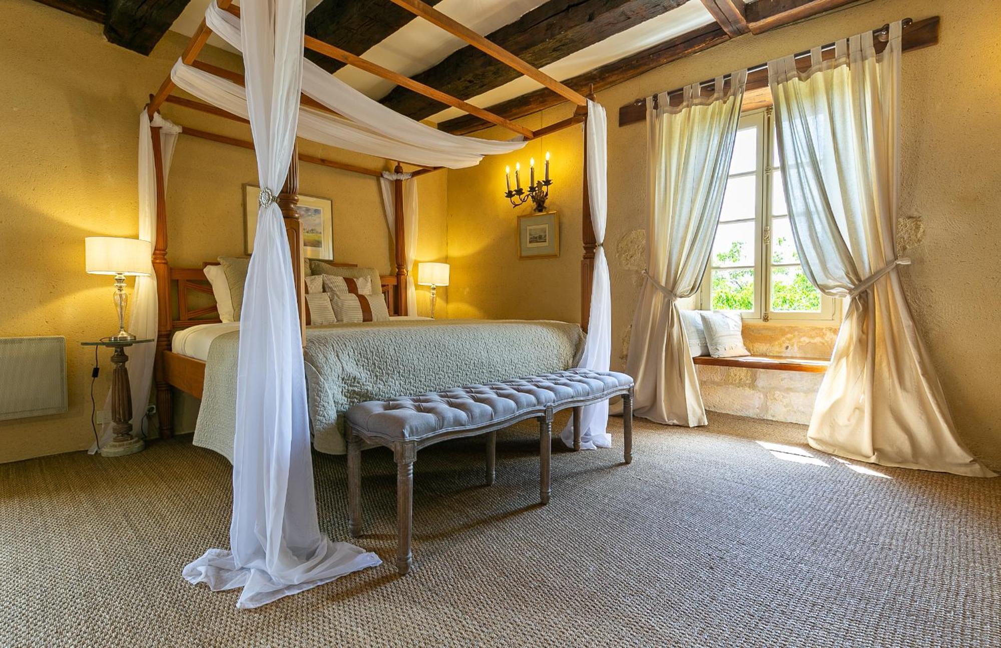 La Maison Louverie Pontours Eksteriør bilde